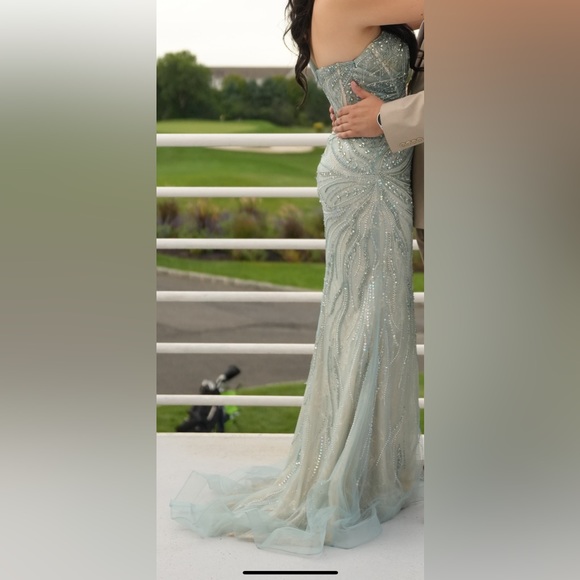 Layali Cinderella Divine Evening Gown B717 - Picture 2 of 7